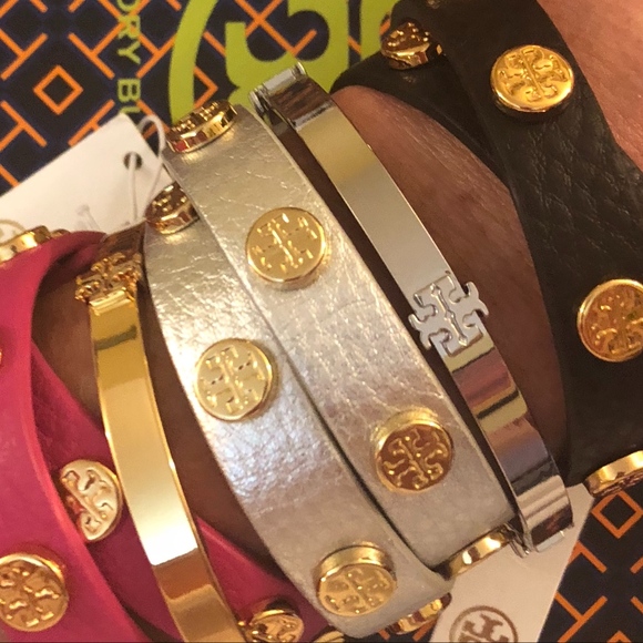 NWT TORY BURCH GOLD Logo Bangle Bracelet - Picture 3 of 7
